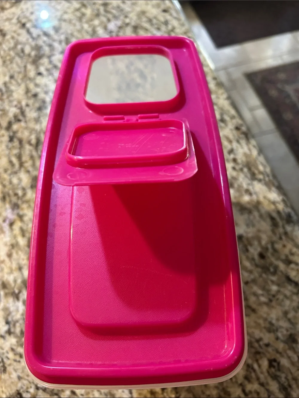 Rubbermaid Clear 21 Cups Storage Container with Pink Flip-Top Lid